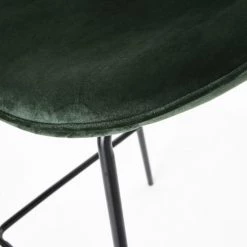 Maisons Du Monde Chaises Et Tabourets De Bar Chaise De Bar En Velours Vert Et Métal Noir H73 -Bancs Soldes chaise de bar en velours vert et metal noir h73 1000 10 34 197941 4