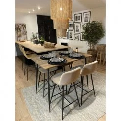 Pirouette Paris Chaises Et Tabourets De Bar Lot De 2 Chaises De Bar En Velours Taupe Pieds En Métal Noir -Bancs Soldes lot de 2 chaises de bar en velours taupe pieds en metal noir 1