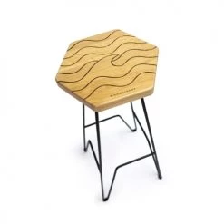 Woodstache Chaises Et Tabourets De Bar Tabouret Bar En Chêne Massif Gravure Wave H79 Cm