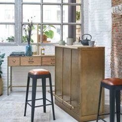 Maisons Du Monde Chaises Et Tabourets De Bar Tabouret De Bar En Cuir Marron Et Métal Noir -Bancs Soldes tabouret de bar en cuir marron et metal noir 1000 11 8 186025 7