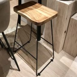 Kaemingk Chaises Et Tabourets De Bar Tabouret De Bar En Métal Et Bois De Suar -Bancs Soldes tabouret de bar en metal et bois de suar 1