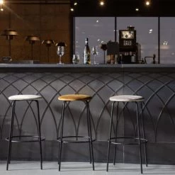 Woood Chaises Et Tabourets De Bar Tabouret De Bar En Métal Et Velours Ocre -Bancs Soldes tabouret de bar en metal et velours ocre 2